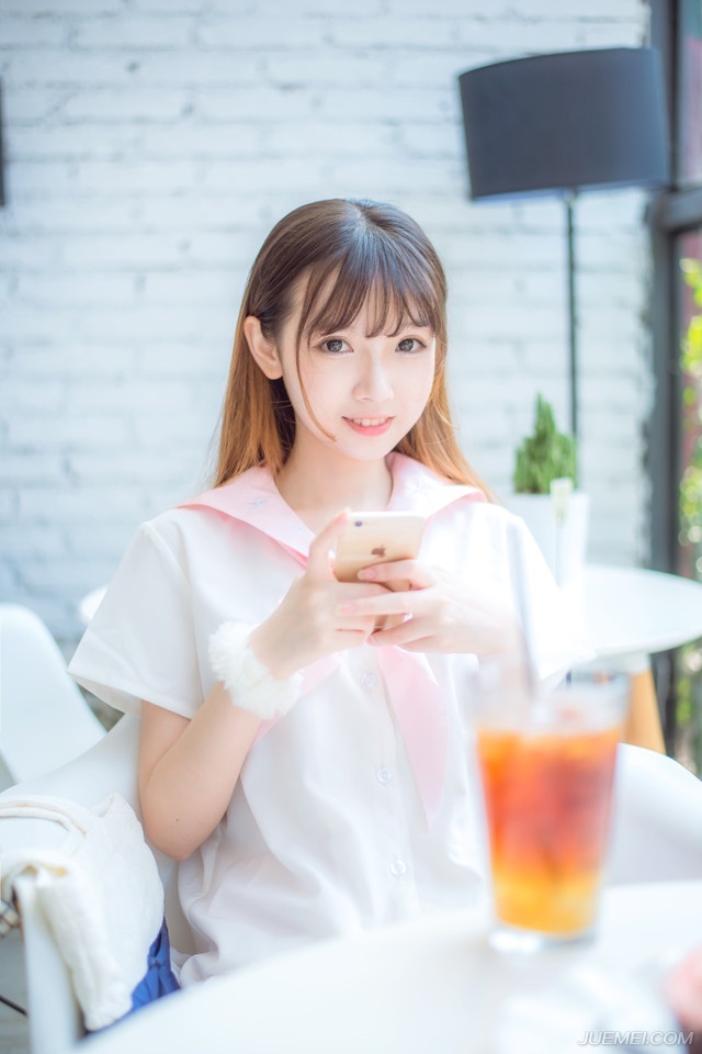 我可以笑着给你个台阶下，也可以毫不留情的给你个大嘴巴子。老铁，做人别太飘，小心背后挨刀啊。
